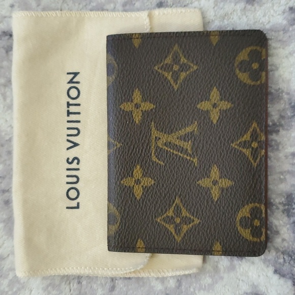 Authentic Louis Vuitton ID/Cardholder Preloved Monogram - Picture 3 of 15